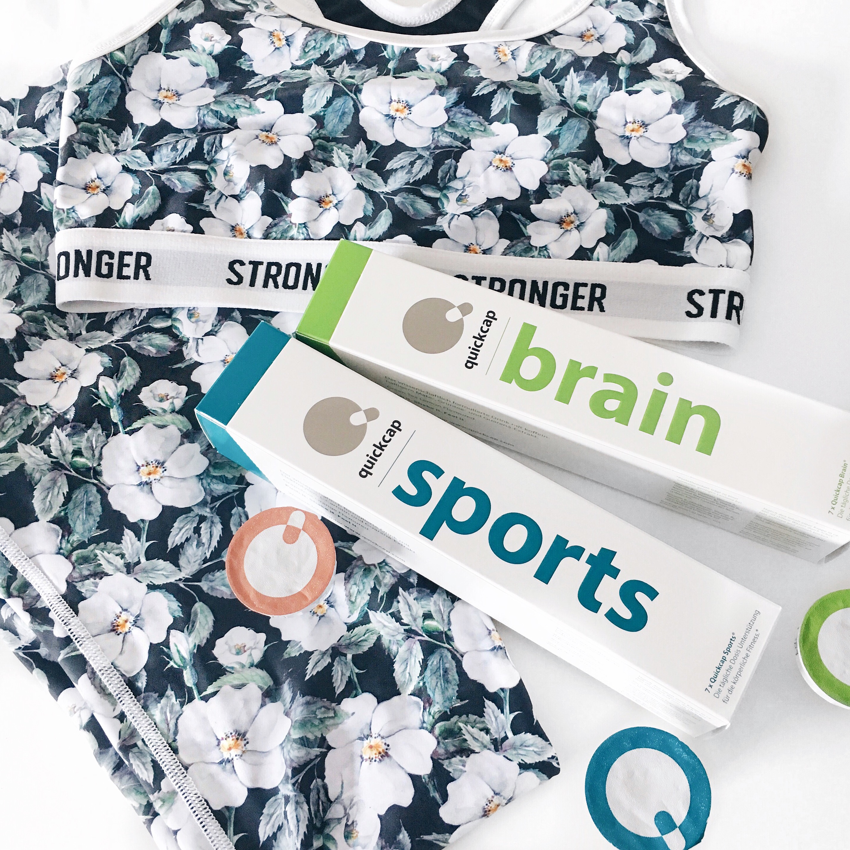 sportkleidung von stornger und quickcaps in brain und sports